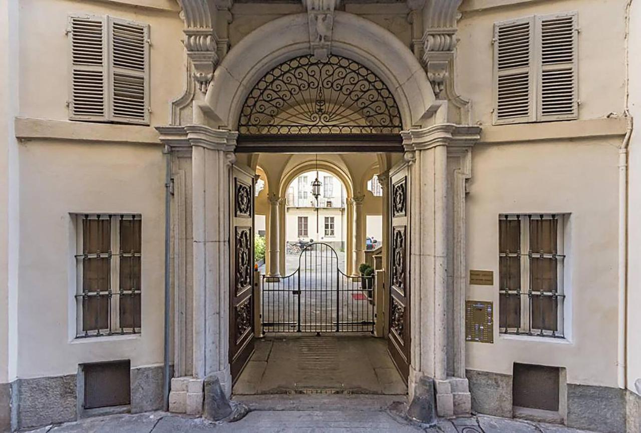 Tourinturin Appartamento In Torino Centro Buitenkant foto