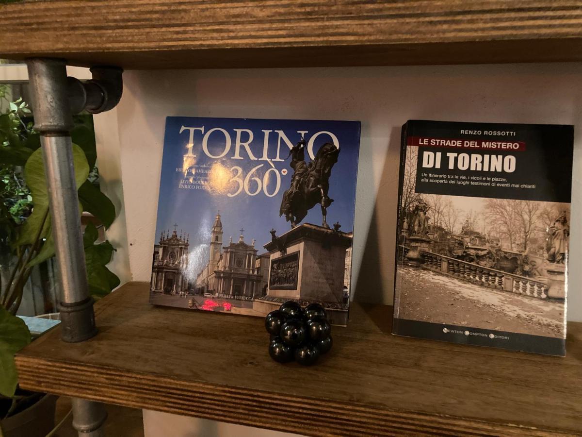 Tourinturin Appartamento In Torino Centro Buitenkant foto